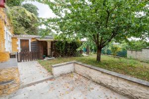 Maison de vacances Gîte Le Cerisier Perché avec SPA 37 Rue Joseph Thierry, Luynes, France 37230 Luynes Région Centre