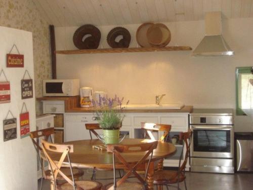 Gîte Le Perrier, 4 pièces, 6 personnes - FR-1-426-194
