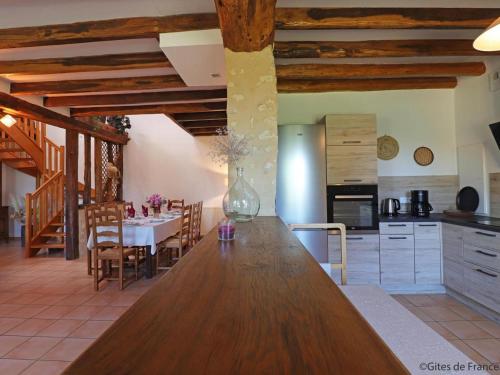 Gîte Le Pin-la-Garenne, 4 pièces, 8 personnes - FR-1-497-155