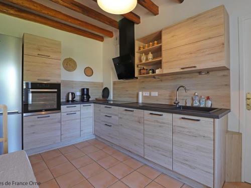 Gîte Le Pin-la-Garenne, 4 pièces, 8 personnes - FR-1-497-155