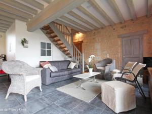 Gîte Le Pin-la-Garenne, 4 pièces, 9 personnes - FR-1-497-165