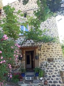 Gîte le rocher du château de Retourtour