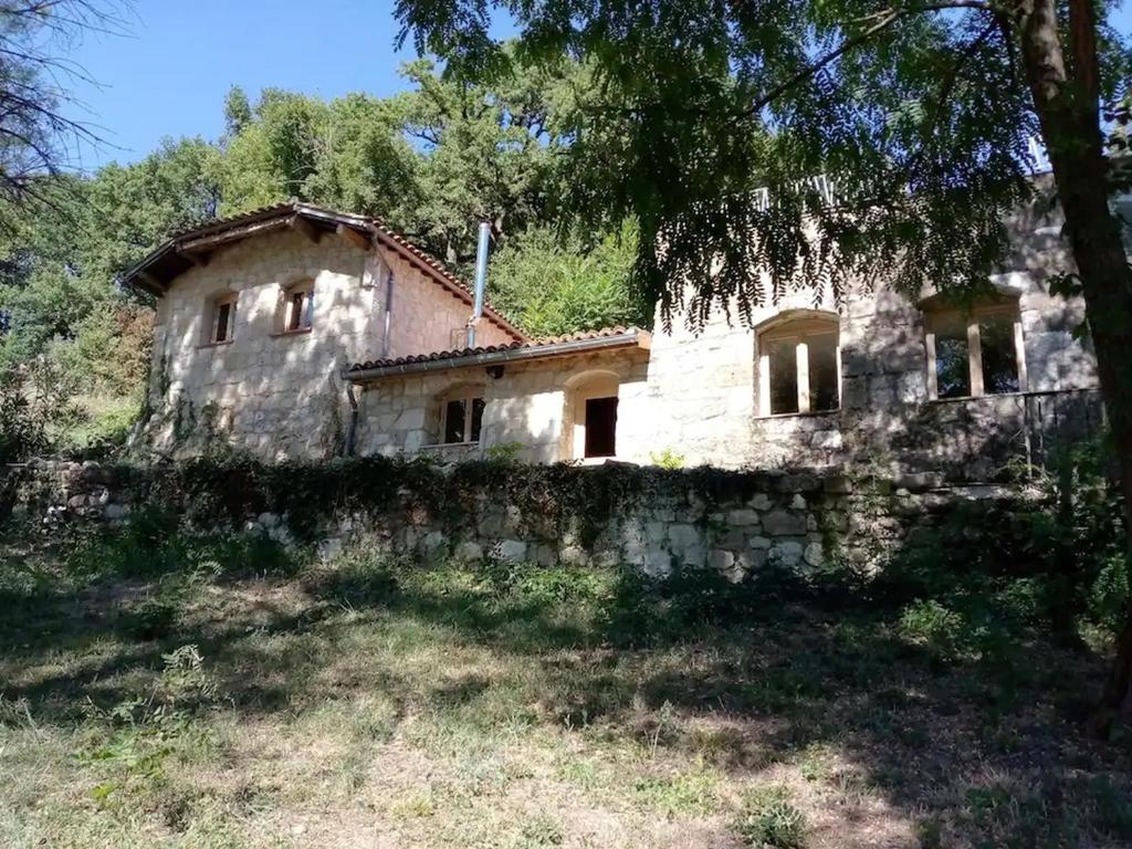 Maison de vacances Gîte Les Cabanes de Fallot pour 15 personnes avec accès piscine naturelle Les Cabanes de Fallot, Lieu-dit En Fallot 32380 LʼIsle-Bouzon