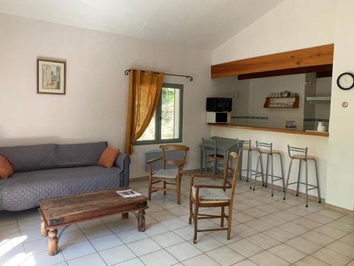 Gîte les Cyprès (Bastide Sainte Agnès)