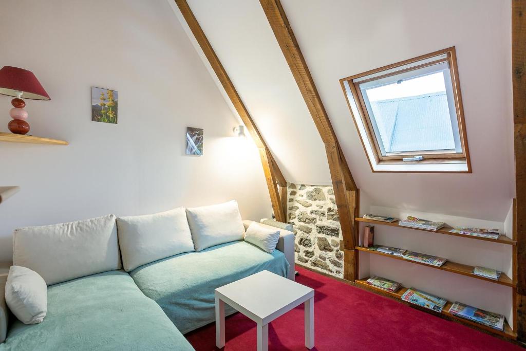 Maison de vacances Gite Les Marmottes Le Coudert 15270 Trémouille