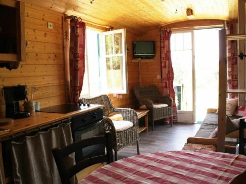 Gîte Lion-en-Sullias, 2 pièces, 4 personnes - FR-1-590-37