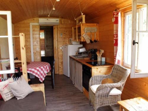 Gîte Lion-en-Sullias, 2 pièces, 4 personnes - FR-1-590-37
