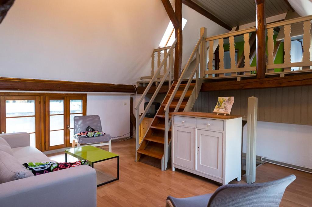 Maison de vacances Gîte - Logement rénové dans ferme alsacienne 16 rue principale 67370 Pfettisheim