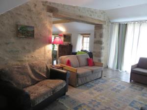 Gîte Louroux-de-Bouble, 4 pièces, 6 personnes - FR-1-489-5