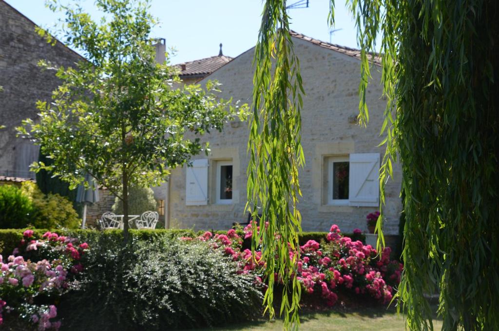 Gite Lune de Miel 10 rue du Moulin Brun, 17770 Saint-Hilaire-de-Villefranche