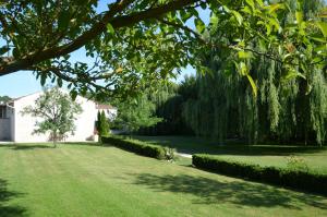Maison de vacances Gite Lune de Miel 10 rue du Moulin Brun 17770 Saint-Hilaire-de-Villefranche -1