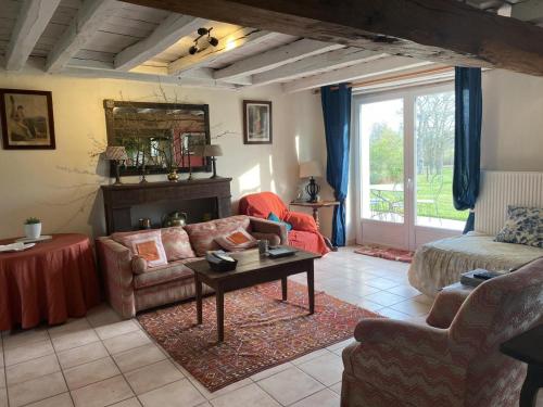 Gîte Lurcy-Lévis, 3 pièces, 5 personnes - FR-1-489-378