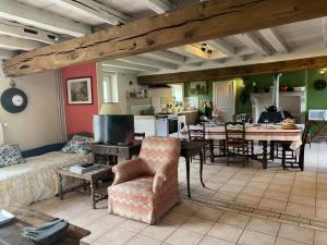 Gîte Lurcy-Lévis, 3 pièces, 5 personnes - FR-1-489-378
