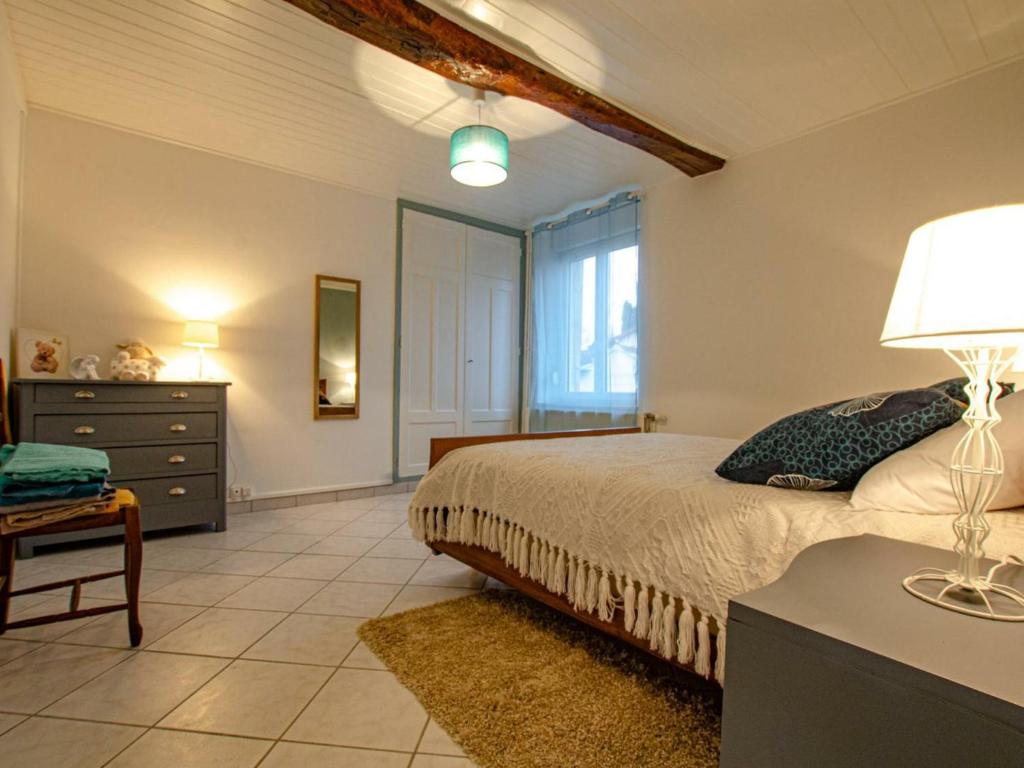 Gîte Mailly-le-Camp, 4 pièces, 6 personnes - FR-1-543-208 7 Rue Saint Martin, 10230 Mailly-le-Camp