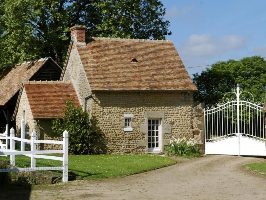 Maison de vacances Gîte Maresché, 2 pièces, 2 personnes - FR-1-410-214 Domaine de crottay 72170 Maresché