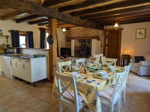 Gîte Massignac, 4 pièces, 6 personnes - FR-1-653-213