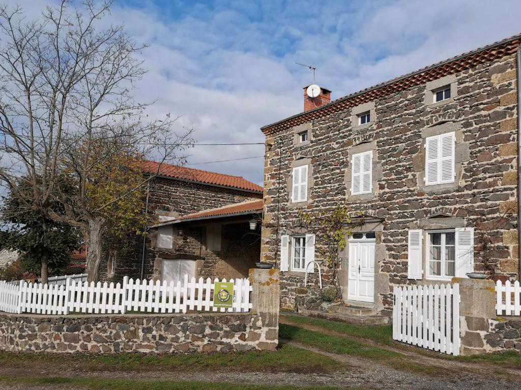 Maison de vacances Gîte Mazeyrat-d'Allier, 4 pièces, 5 personnes - FR-1-582-200 Le Monteil 43300 Mazeyrat-d\'Allier