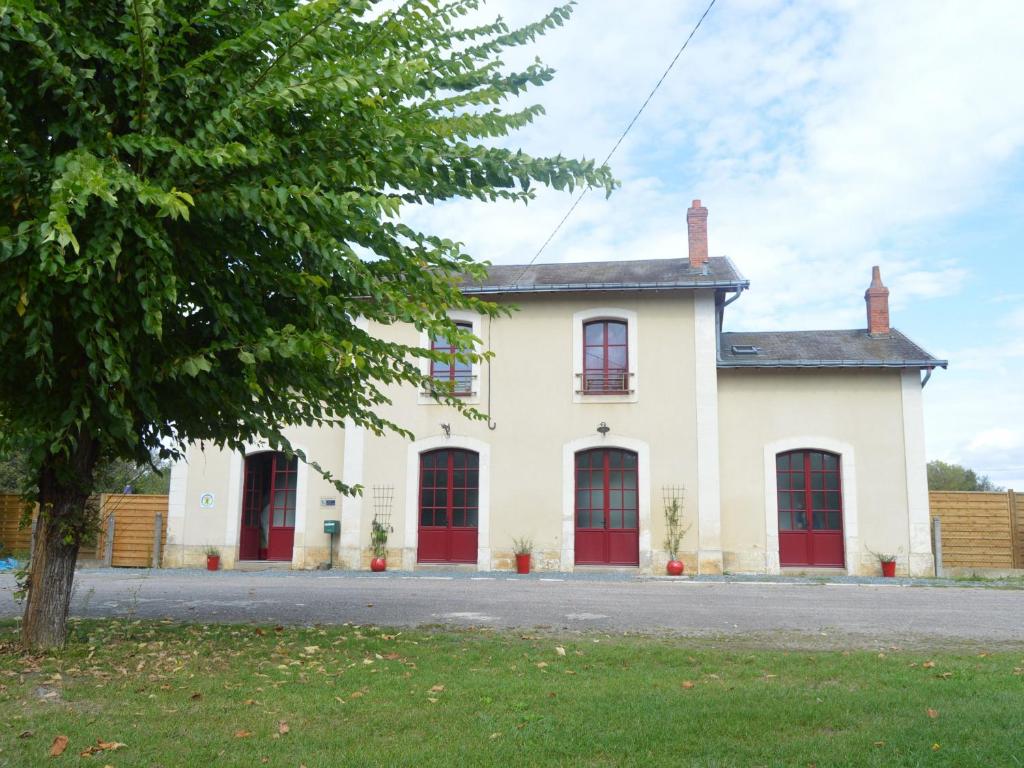 Maison de vacances Gîte Mers-sur-Indre, 5 pièces, 13 personnes - FR-1-591-166 1 Route du Magnoux La Gare 36230 Mers-sur-Indre