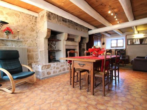 Gîte Monlet, 3 pièces, 5 personnes - FR-1-582-13