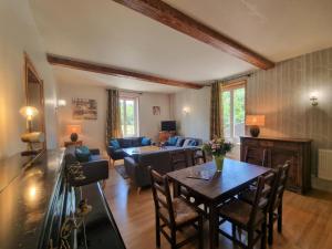 Gîte Mornand-en-Forez, 4 pièces, 6 personnes - FR-1-496-266