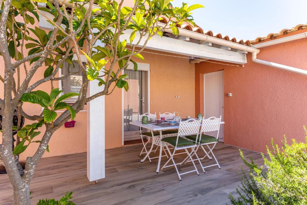Gîte Mornand-en-Forez, 6 pièces, 14 personnes - FR-1-496-265 42600 Mornand