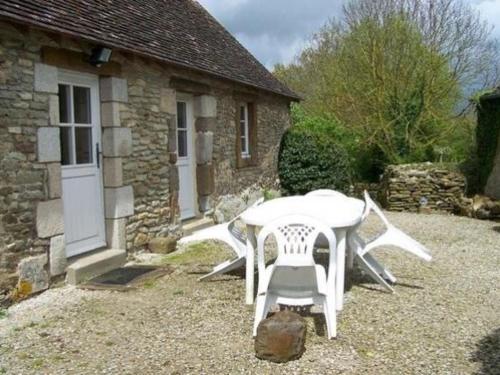 Gîte Moulins-le-Carbonnel, 3 pièces, 6 personnes - FR-1-410-153