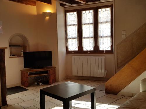 Gîte Neuville-aux-Bois, 3 pièces, 4 personnes - FR-1-590-218