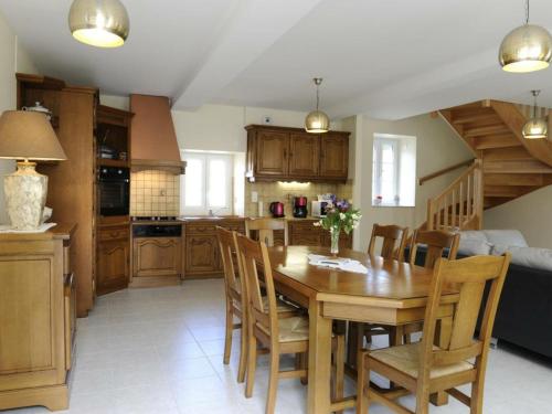 Gîte Noé-les-Mallets, 4 pièces, 6 personnes - FR-1-543-10