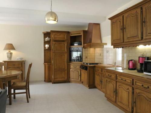 Gîte Noé-les-Mallets, 4 pièces, 6 personnes - FR-1-543-10