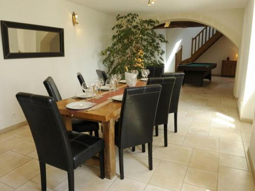 Gîte Noé-les-Mallets, 5 pièces, 8 personnes - FR-1-543-203