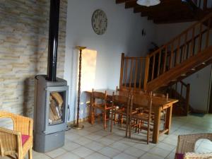 Maison de vacances Gîte Notre-Dame-de-Boisset, 3 pièces, 4 personnes - FR-1-496-113 306, Route de Bournat 42120 Notre-Dame-de-Boisset Rhône-Alpes