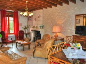 Gîte Nouans-les-Fontaines, 6 pièces, 12 personnes - FR-1-381-406