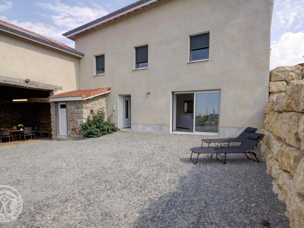 Gîte Panissières, 3 pièces, 8 personnes - FR-1-496-215 Le Crêt, 42360 Panissières