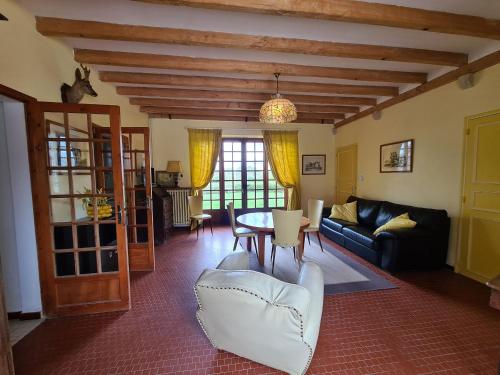 Gîte Paulnay, 3 pièces, 6 personnes - FR-1-591-348
