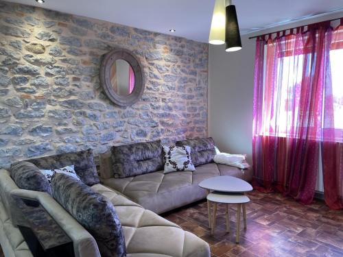 Gîte Pierrefitte-sur-Loire, 5 pièces, 9 personnes - FR-1-489-334