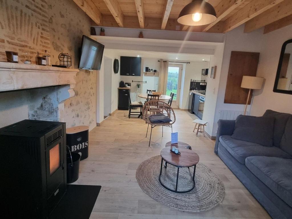 Maison de vacances Gîte Pirmil, 2 pièces, 4 personnes - FR-1-410-374 4 impasse des Rosiers 72430 Pirmil