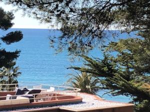 Maison de vacances GITE plage du Lido, piscine chauffée, parking clos gratuit, climatisé, 4 pers 2186 Route de Bandol 83110 Sanary-sur-Mer Provence-Alpes-Côte d\'Azur