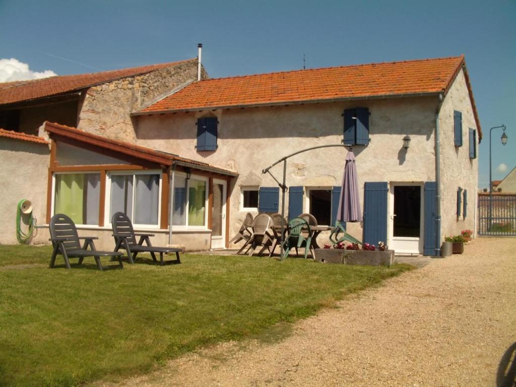 Maison de vacances Gîte Pôëzat, 4 pièces, 6 personnes - FR-1-489-118 8 RUE DE LA JONCHERE 03800 Poëzat