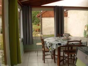Gîte Pôëzat, 4 pièces, 6 personnes - FR-1-489-118