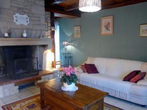 Gîte Pont-la-Ville, 4 pièces, 7 personnes - FR-1-611-35