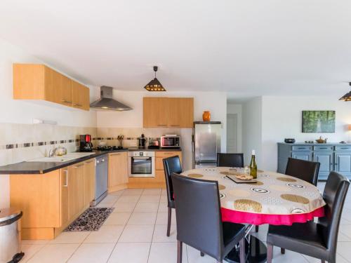 Gîte Pont-Saint-Martin, 4 pièces, 6 personnes - FR-1-306-986