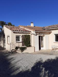Gîte provençal indépendant avec piscine chauffée : LE SUY BIEN