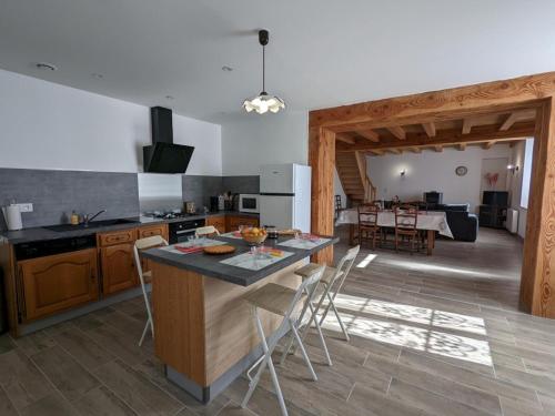 Gîte Puyréaux, 3 pièces, 4 personnes - FR-1-653-98