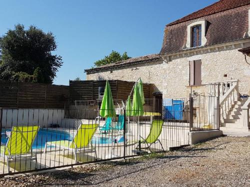 Gîte Rampieux, 5 pièces, 10 personnes - FR-1-616-81
