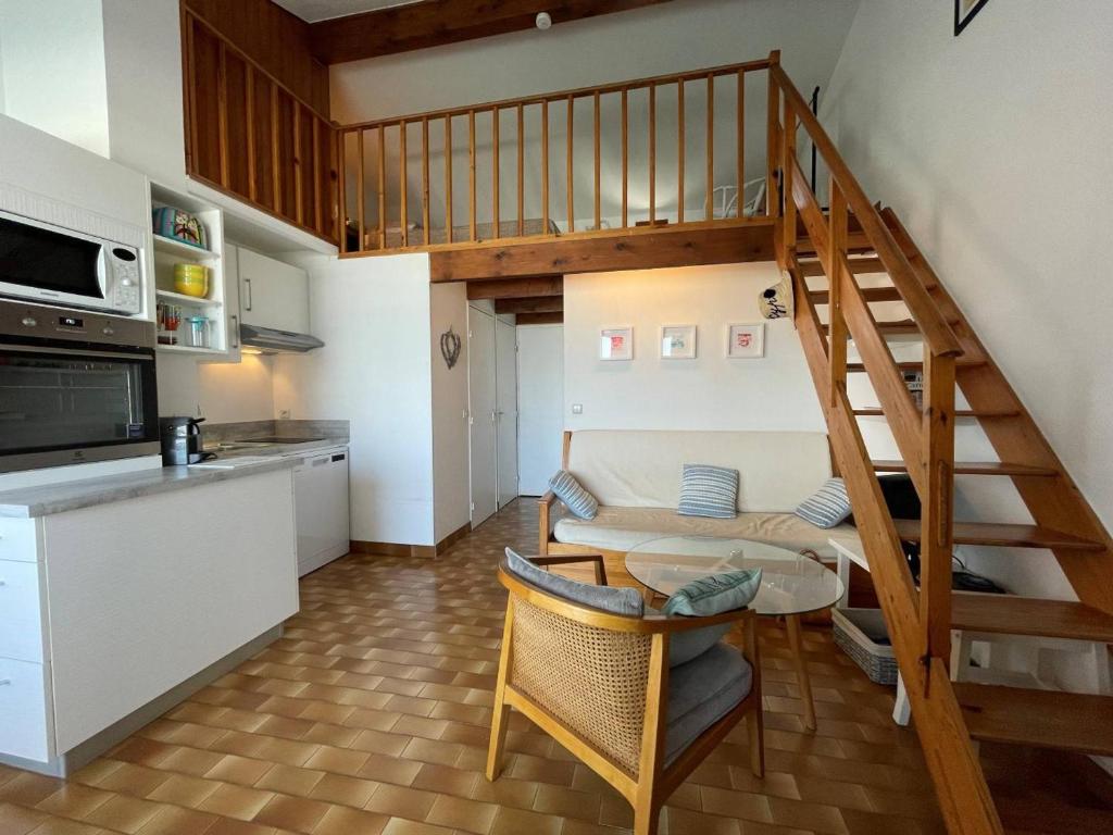 Gîte Rampieux, 6 pièces, 10 personnes - FR-1-616-82