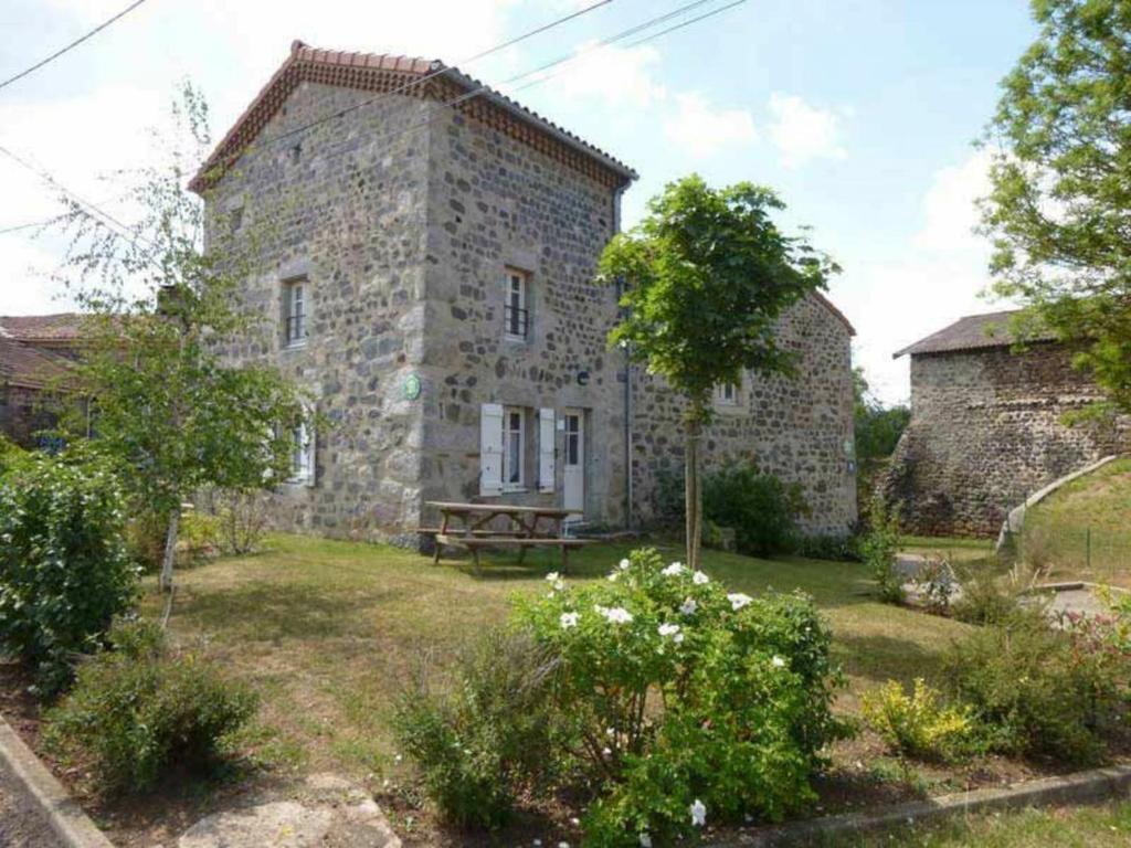 Maison de vacances Gîte Rauret, 3 pièces, 4 personnes - FR-1-582-193 Joncherette 43340 Rauret