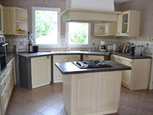 Maison de vacances Gîte Reignac, 6 pièces, 12 personnes - FR-1-653-50 32 route des Chaussades Bois des Brandes 16360 Reignac -1