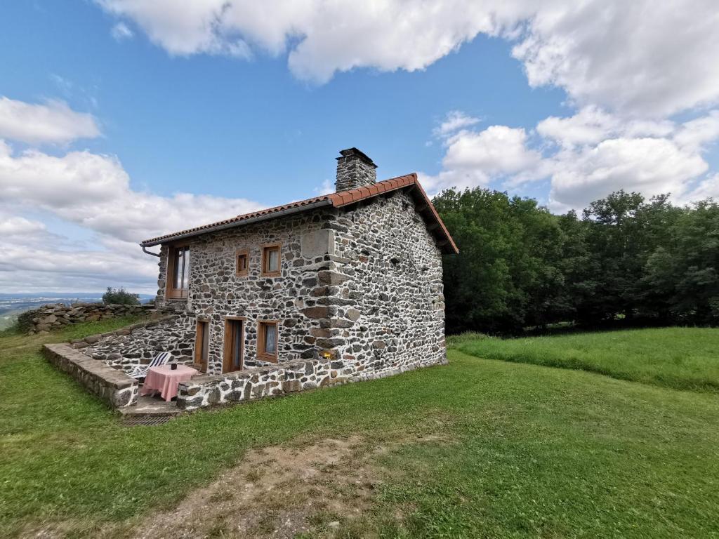 Maison de vacances Gîte Retournac, 3 pièces, 4 personnes - FR-1-582-319 Giraudon 43130 Retournac