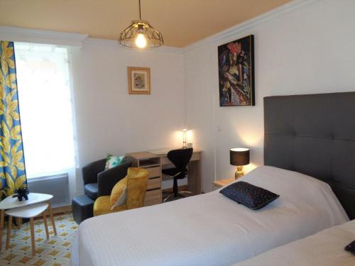 Gîte Roanne, 2 pièces, 2 personnes - FR-1-496-237