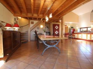 Gîte Roche-en-Régnier, 4 pièces, 6 personnes - FR-1-582-192